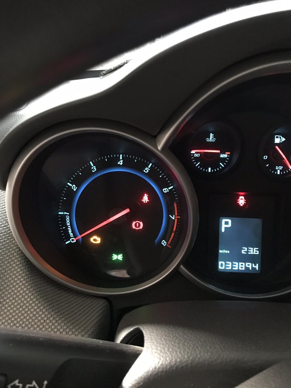 科鲁兹车子打不着火电瓶也没有显示亏电